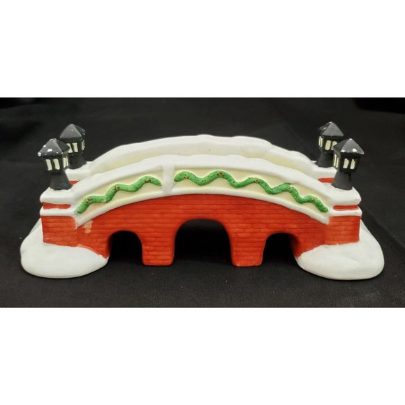 Noma Dickensville COBBLESTONE FOOT BRIDGE w/lanterns Christmas Village accessory - Picture 3 of 5